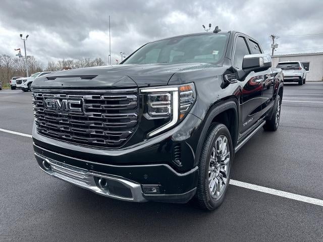 2025 GMC Sierra 1500 Denali Ultimate in Onyx Black — front three-quarter view